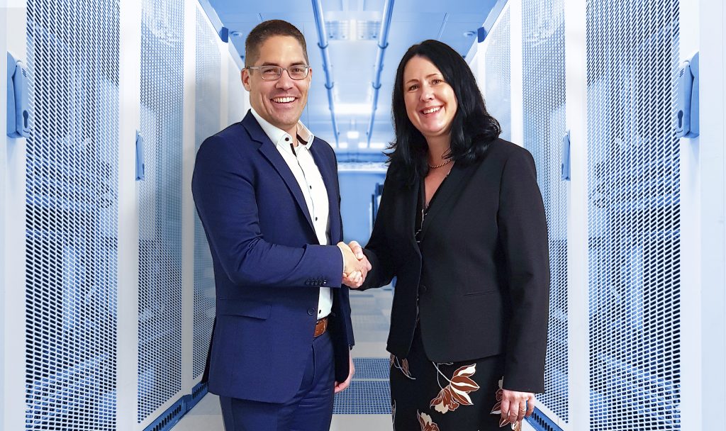 ITENOS-Colt-Kooperation-Handshake